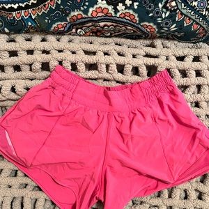 Lululemon Hotty Hot Low Rise 4” Shorts Size 6